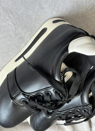 Кросівки на високій підошві🖤