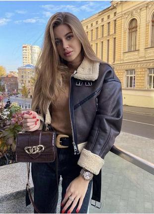Стильная укороченная дубленка