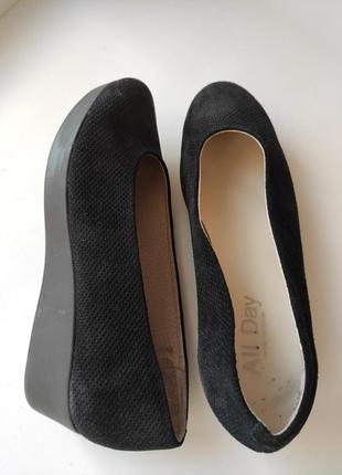 Жіночі шкіряні туфлі човники на високій підошві платформі  р.40/26см6 фото