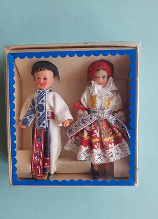 Вінтажні колекційні ляльки в національних костюмах чохословакції