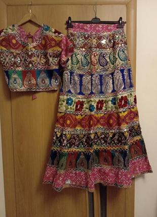 Чудовий костюм із вишивкою, спідниця в підлогу та топ, індійське вбрання, розмір 12-142 фото