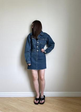 Кружевное джинсовое мини платье темно синего цвета, плотное, объемный верх со спущенными плечами5 фото