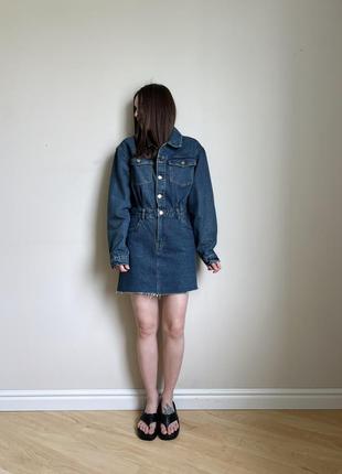 Кружевное джинсовое мини платье темно синего цвета, плотное, объемный верх со спущенными плечами2 фото