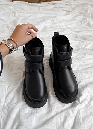 Натуральні уггі на липучках