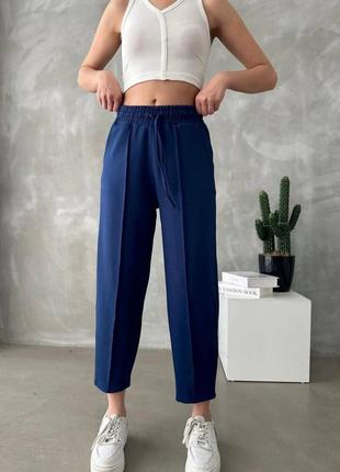 Спортивные женские брюки на высокой посадке с карманами качественные стильные базовые графитовые синие4 фото