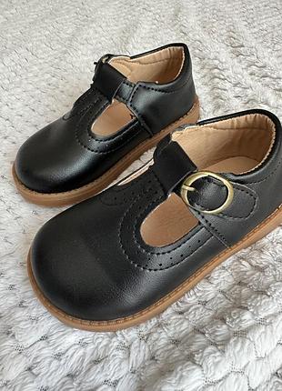 Туфлі на дівчинку