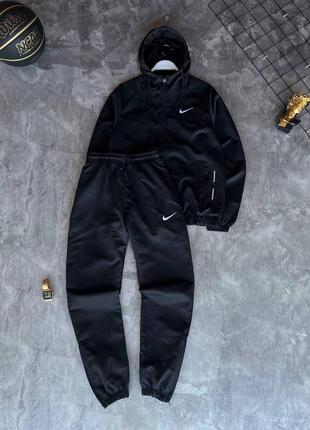 Мужской черный спортивный костюм nike