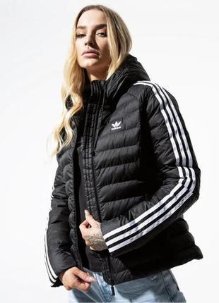 Куртка на холодну весну / осінь adidas slim jacket   р  s  оригінал