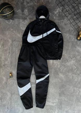 Мужской черный спортивный костюм nike
