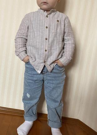 Стильный образ для мальчика, куртка кожаная, джинсы, обувь и рубашка3 фото