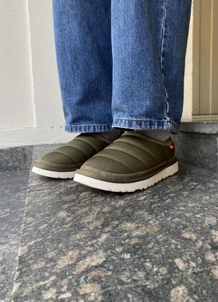 Жіночі Courtesy of and Ugg
