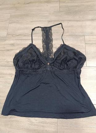 Майка топ з мереживом на тонких брительках
