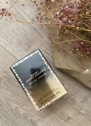 Парфумована вода marc jacobs daisy eau so intense