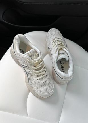 Кроссовки в стиле asics