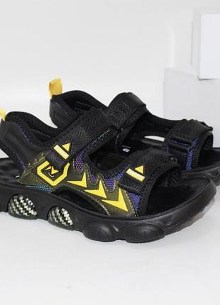 Зручні підліткові босоніжки на одній робочій липучці