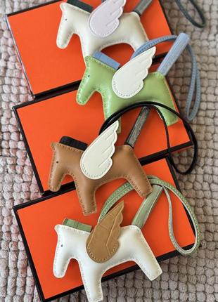 Брелок шкіряний на сумку, коник в стилі hermes