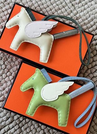 Брелок шкіряний на сумку, коник в стилі hermes