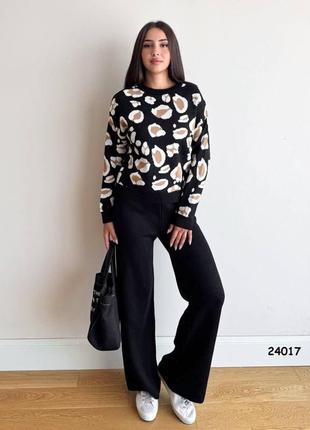 Теплый женский вязаный костюм