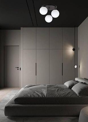 Чорна стельова люстра з білими кулями (56-hpr150f-3 bk+wh (300))2 фото