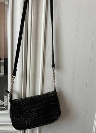 Сумка черная под крокодила