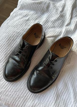 Dr.martens оригинал туфли мужские кожаные лакированные 42 размер черные9 фото