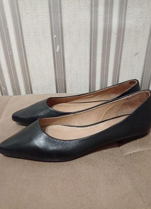 Туфлі , балетки