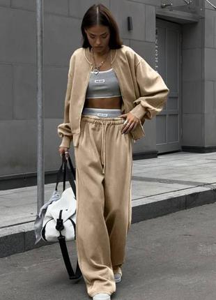 Костюм спортивний жіночий оверсайз кофта на блискавці штани вільного крою з кишенями якісний стильний бежевий зелений