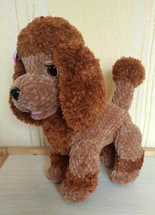 Щенок пудель из плюшевой пряжи