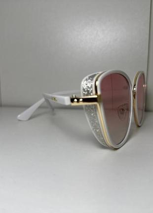 Жіночі сонцезахисні окуляри кішечки white7 фото