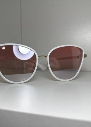 Жіночі сонцезахисні окуляри кішечки white6 фото