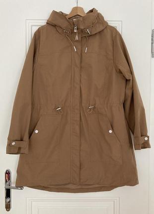 Куртка непромокаемая на раннюю осень