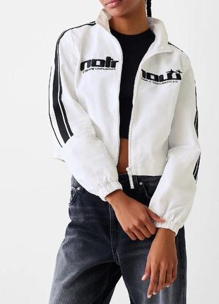 Стильная ветровка bershka, размер s
