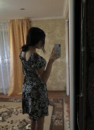 Платье в цветочный принт