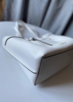Белая кожаная сумка - тоут3 фото