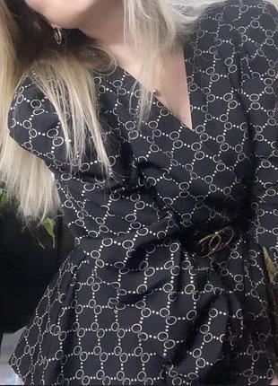 Красива блуза баска