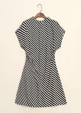 Платье h&m бежевое черное с принтом в полоску10 фото