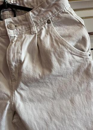 Свет бежевые джинсы6 фото