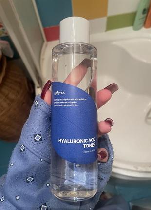 Isntree hyaluronic acid tonee