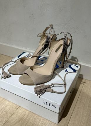 Босоножки на каблуке оригинал guess 39-401 фото