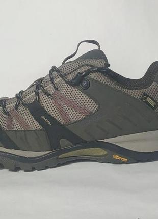 Жіночі трекінгові кросівки merrell