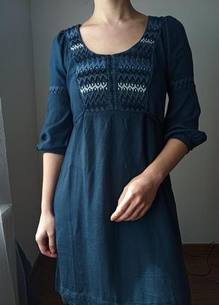 Платье с вышивкой, размер s1 фото