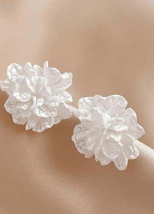 Сережки квіточки ажурні білі4 фото