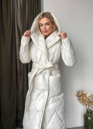 Пальто зима молоко с капюшоном стеганое длинное