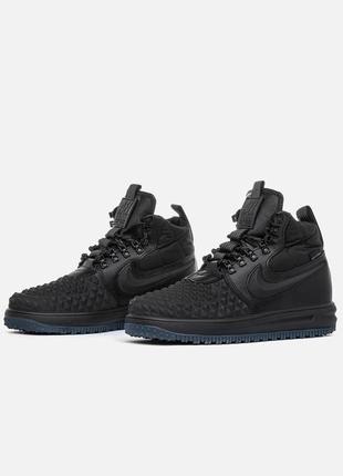 Кроссовки Футболка low nike xs black
