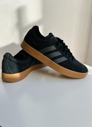 Кросівки adidas унісекс