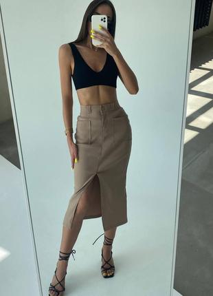 Женская бежевая джинсовая юбка миди с разрезом