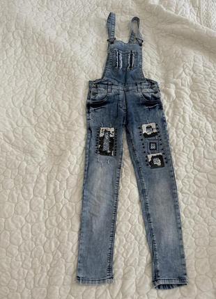 Джинсовый комбинезон
