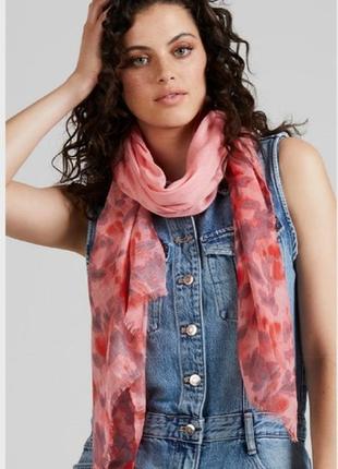 Женский и шарф на осень весну розовый с цветочным принтом avon