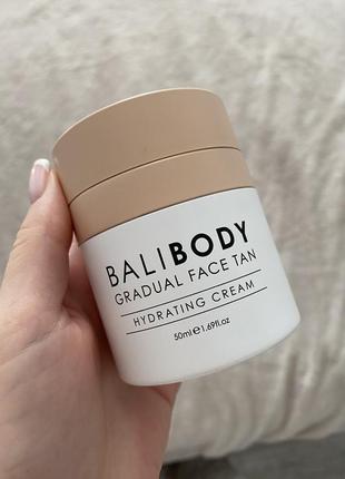 Bali body коем для обличчя автозасмага gradual fave tan зволожуючий