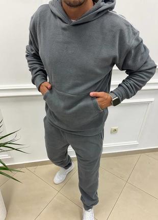Чоловічий костюм